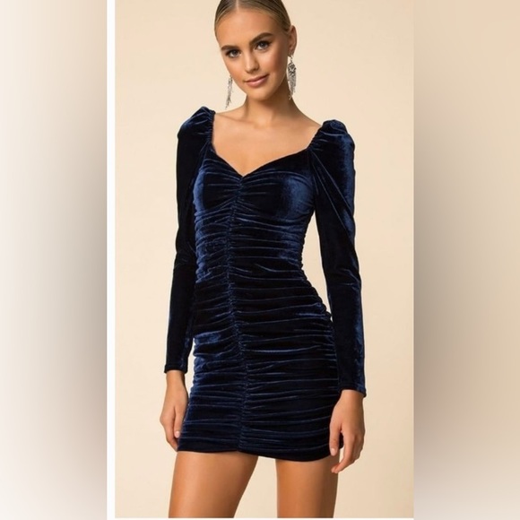 NWOT Revolve’s MINKPINK midnight blue velvet ruched dress XS - Picture 1 of 11